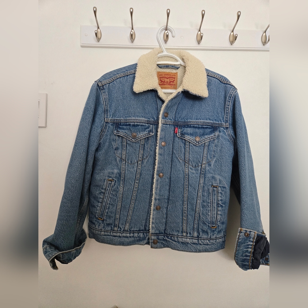 Levi's Classic Blue Denim Jacket with Cream Sherpa - Picture 5 of 6